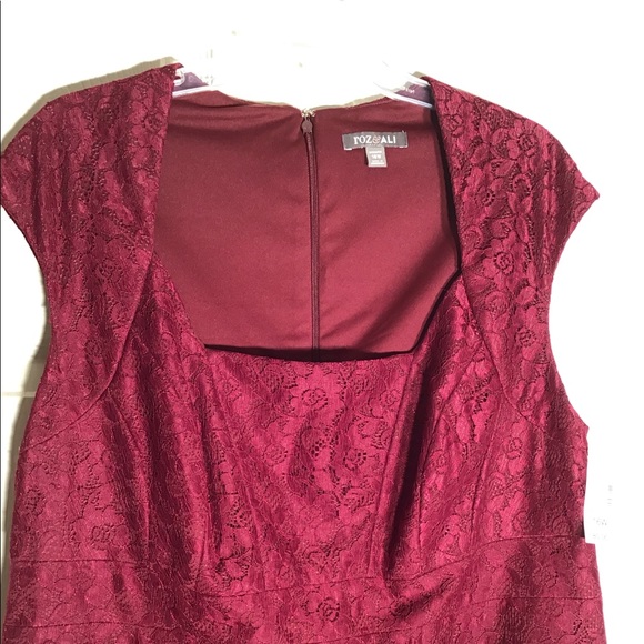 NWT FORMAL DRESS IN LACE - Picture 3 of 6